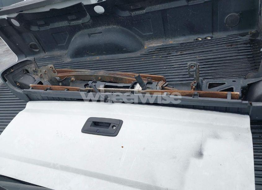 Photo 12 of 2018 Chevrolet Silverado 2500HD WT (VIN 1GC2CUEG6JZ186007)