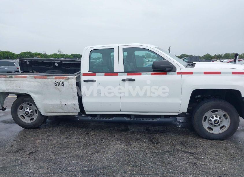 Photo 14 of 2018 Chevrolet Silverado 2500HD WT (VIN 1GC2CUEG6JZ186007)