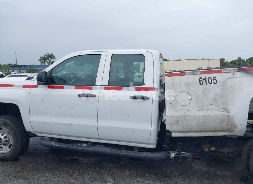Photo 15 of 2018 Chevrolet Silverado 2500HD WT (VIN 1GC2CUEG6JZ186007)