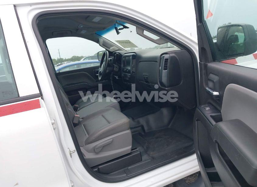 Photo 5 of 2018 Chevrolet Silverado 2500HD WT (VIN 1GC2CUEG6JZ186007)