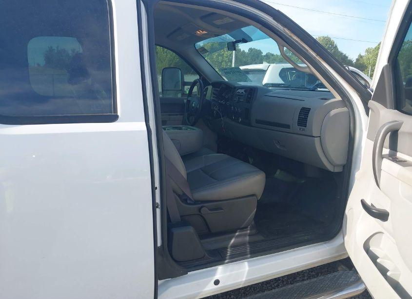 Photo 5 of 2011 Chevrolet Silverado 2500HD WORK TRUCK (VIN 1GC2CVCG1BZ199824)