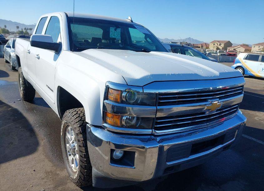 2017 Chevrolet Silverado 2500HD LT (VIN 1GC2CVEG6HZ327268) main photo