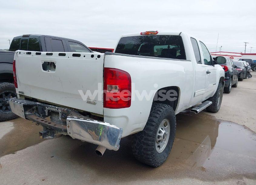 Photo 4 of 2011 Chevrolet Silverado 2500HD LT (VIN 1GC2CXCG4BZ133974)