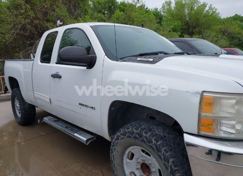 Photo 6 of 2011 Chevrolet Silverado 2500HD LT (VIN 1GC2CXCG4BZ133974)