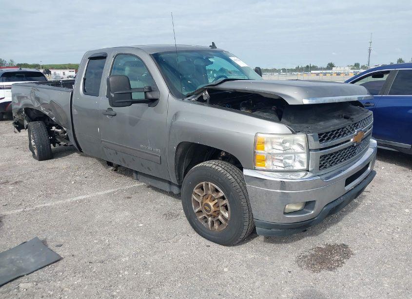 2013 Chevrolet Silverado 2500HD LT (VIN 1GC2CXE80DZ334022) main photo
