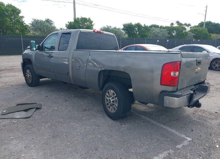 Photo 3 of 2013 Chevrolet Silverado 2500HD LT (VIN 1GC2CXE80DZ334022)