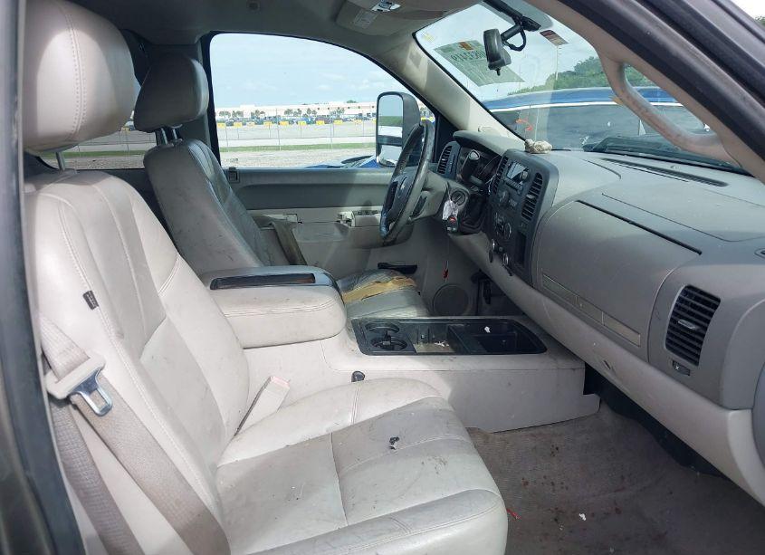 Photo 5 of 2013 Chevrolet Silverado 2500HD LT (VIN 1GC2CXE80DZ334022)
