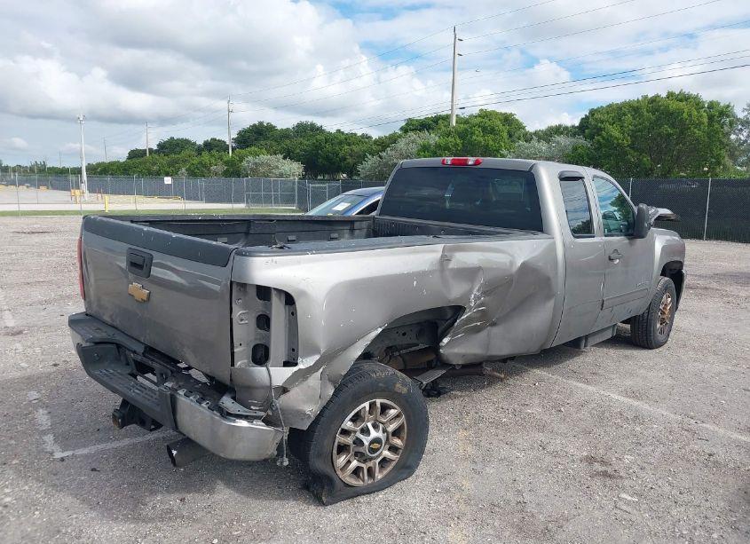 Photo 6 of 2013 Chevrolet Silverado 2500HD LT (VIN 1GC2CXE80DZ334022)