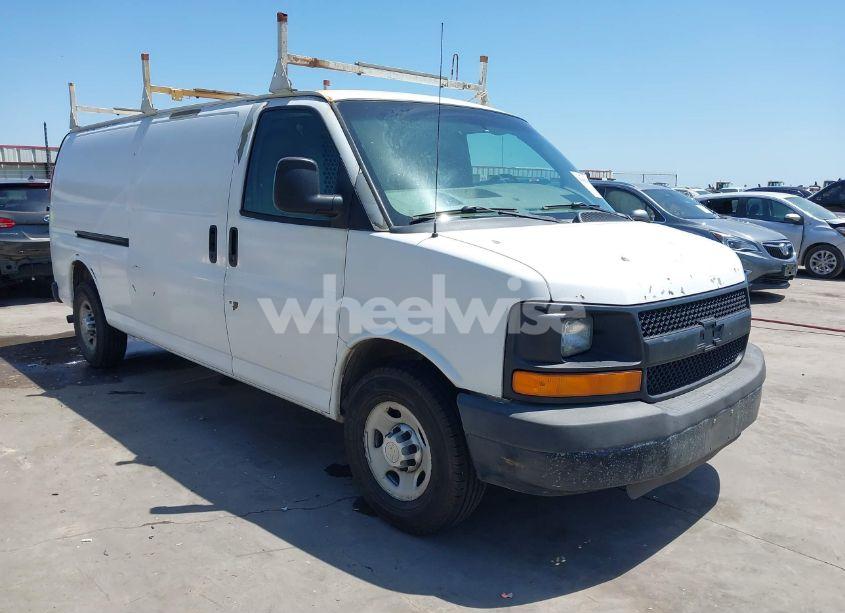 2010 Chevrolet Express 3500 WORK VAN (VIN 1GC2GUAGXA1125039) main photo