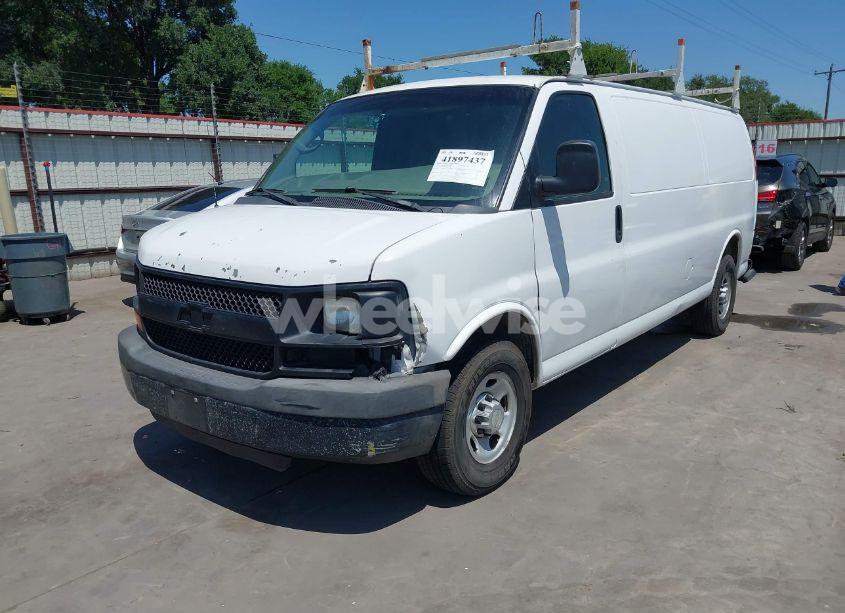 Photo 2 of 2010 Chevrolet Express 3500 WORK VAN (VIN 1GC2GUAGXA1125039)