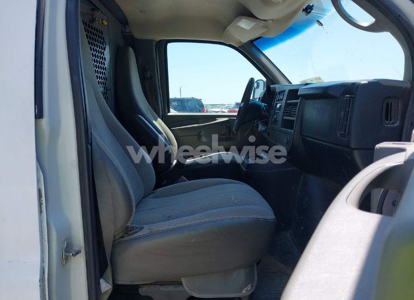 Photo 5 of 2010 Chevrolet Express 3500 WORK VAN (VIN 1GC2GUAGXA1125039)
