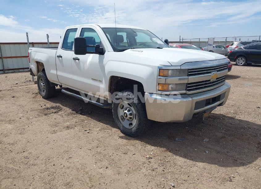 2015 Chevrolet Silverado 2500HD WT (VIN 1GC2KUE86FZ118390) main photo