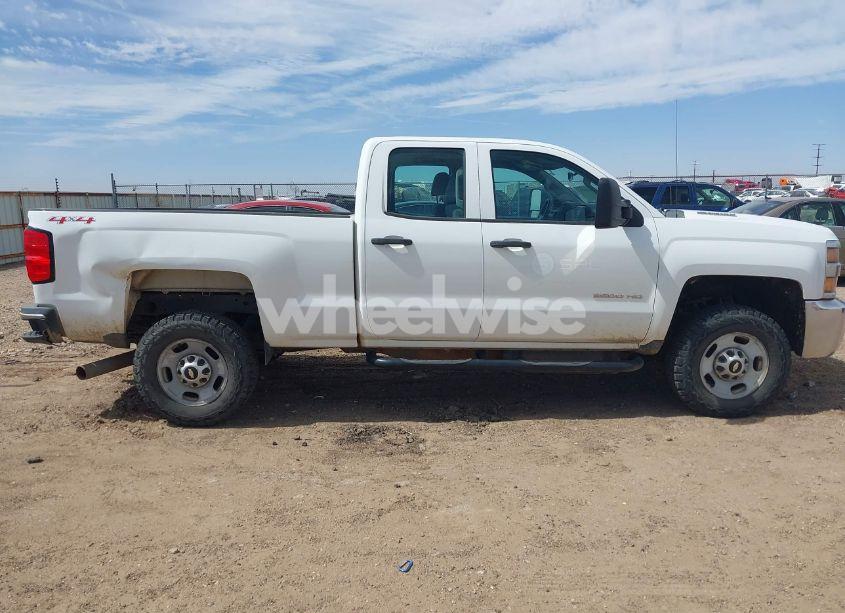 Photo 13 of 2015 Chevrolet Silverado 2500HD WT (VIN 1GC2KUE86FZ118390)