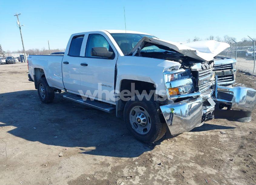 2018 Chevrolet Silverado 2500HD WT (VIN 1GC2KUEG0JZ297669) main photo