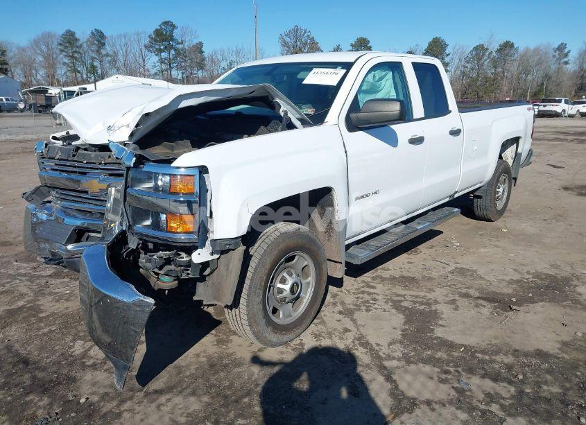 Photo 2 of 2018 Chevrolet Silverado 2500HD WT (VIN 1GC2KUEG0JZ297669)