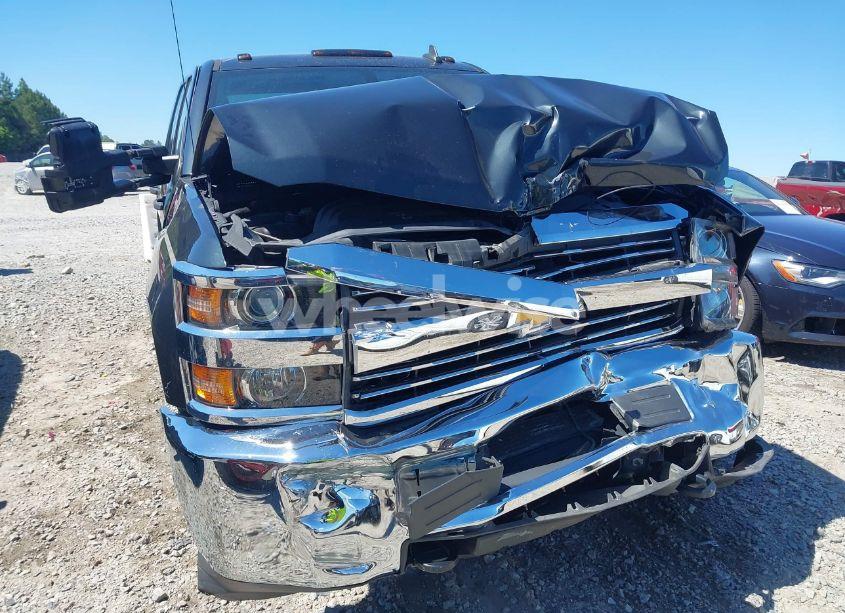 Photo 18 of 2018 Chevrolet Silverado 2500HD WT (VIN 1GC2KUEG1JZ161390)