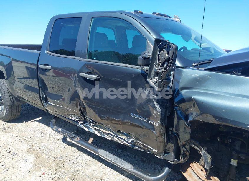 Photo 20 of 2018 Chevrolet Silverado 2500HD WT (VIN 1GC2KUEG1JZ161390)