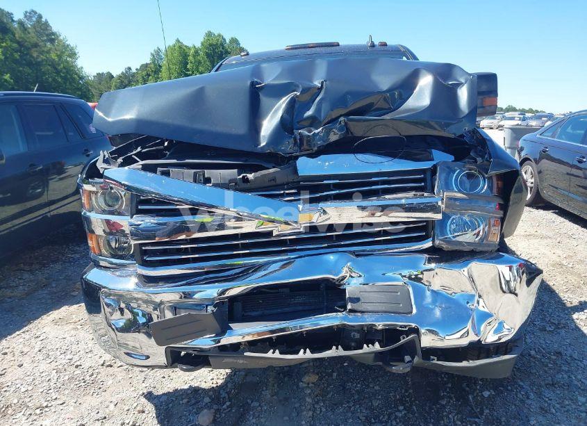 Photo 6 of 2018 Chevrolet Silverado 2500HD WT (VIN 1GC2KUEG1JZ161390)