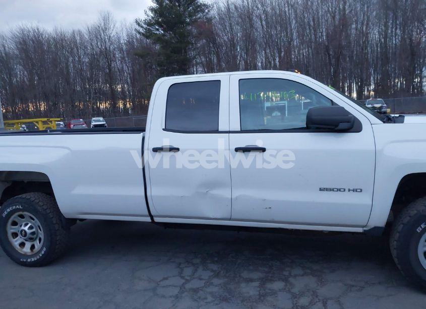 Photo 13 of 2015 Chevrolet Silverado 2500HD WT (VIN 1GC2KUEG2FZ111668)