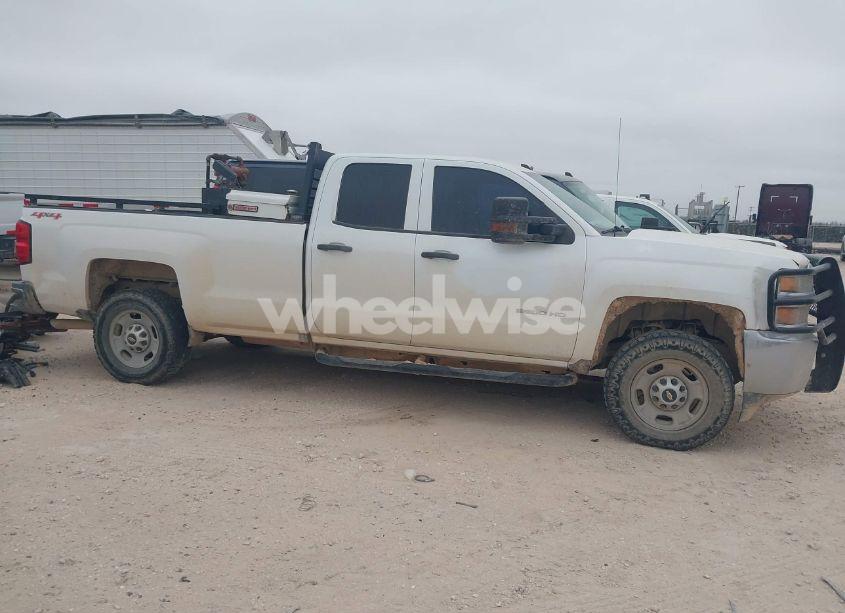 Photo 13 of 2017 Chevrolet Silverado 2500HD WT (VIN 1GC2KUEG2HZ192948)