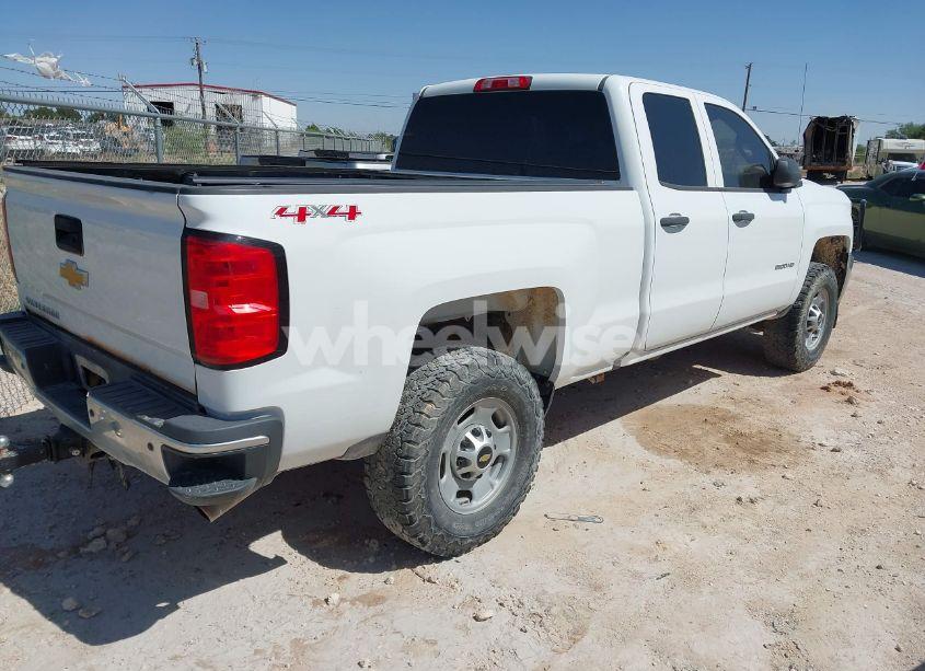 Photo 4 of 2017 Chevrolet Silverado 2500HD WT (VIN 1GC2KUEG5HZ343717)