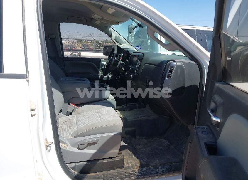 Photo 5 of 2017 Chevrolet Silverado 2500HD WT (VIN 1GC2KUEG5HZ343717)