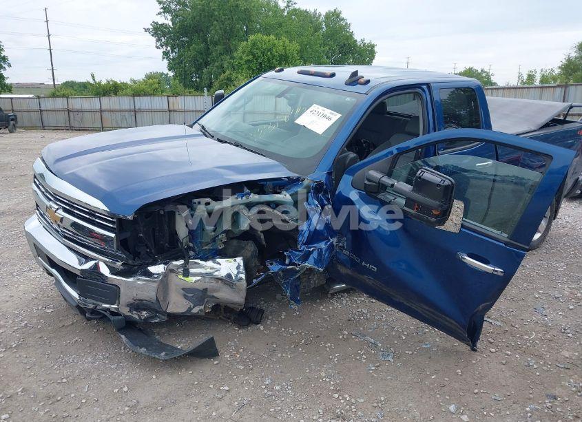 Photo 2 of 2018 Chevrolet Silverado 2500HD WT (VIN 1GC2KUEG8JZ184035)