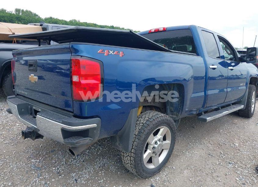 Photo 4 of 2018 Chevrolet Silverado 2500HD WT (VIN 1GC2KUEG8JZ184035)