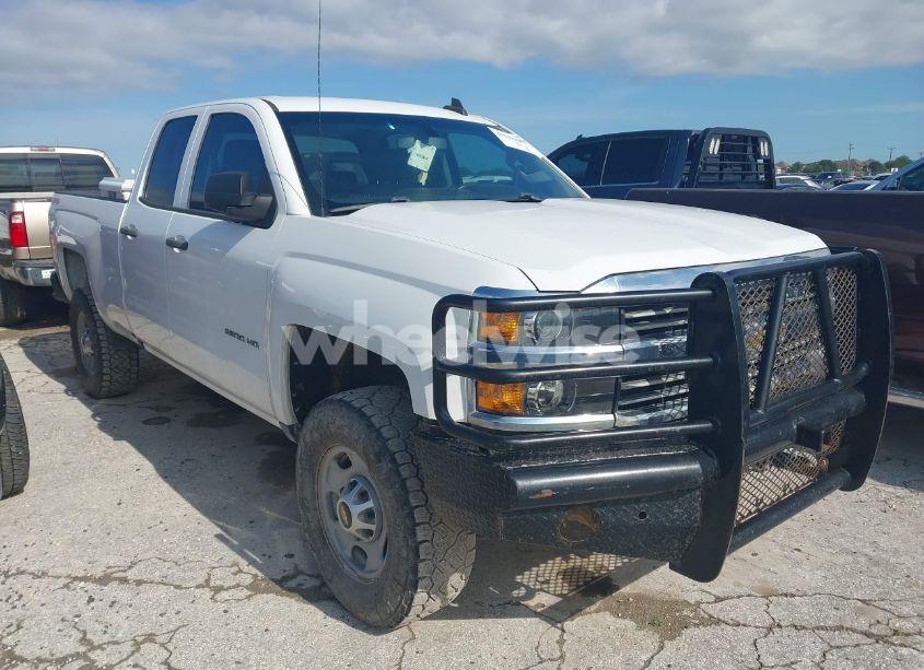 2018 Chevrolet Silverado 2500HD WT (VIN 1GC2KUEG8JZ244945) main photo