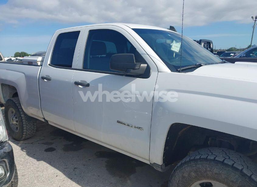 Photo 13 of 2018 Chevrolet Silverado 2500HD WT (VIN 1GC2KUEG8JZ244945)