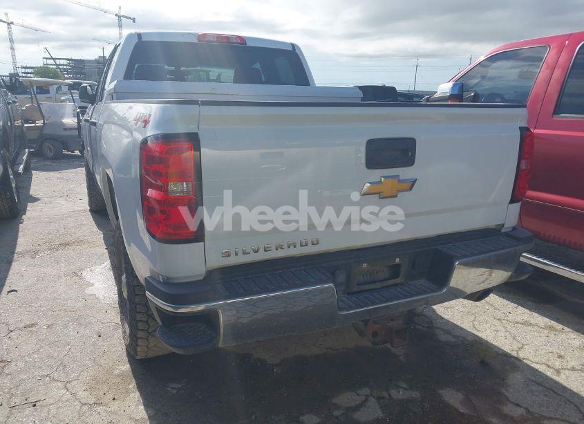 Photo 3 of 2018 Chevrolet Silverado 2500HD WT (VIN 1GC2KUEG8JZ244945)