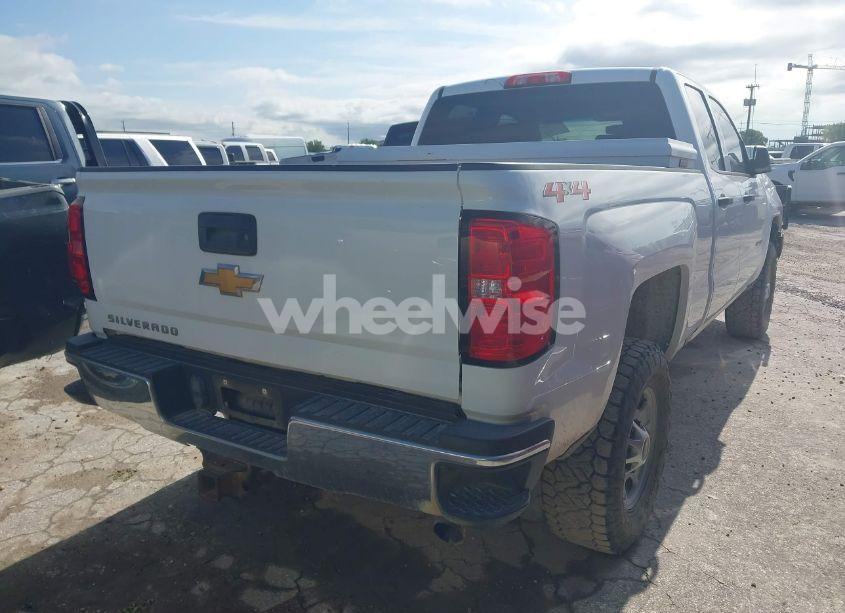 Photo 4 of 2018 Chevrolet Silverado 2500HD WT (VIN 1GC2KUEG8JZ244945)