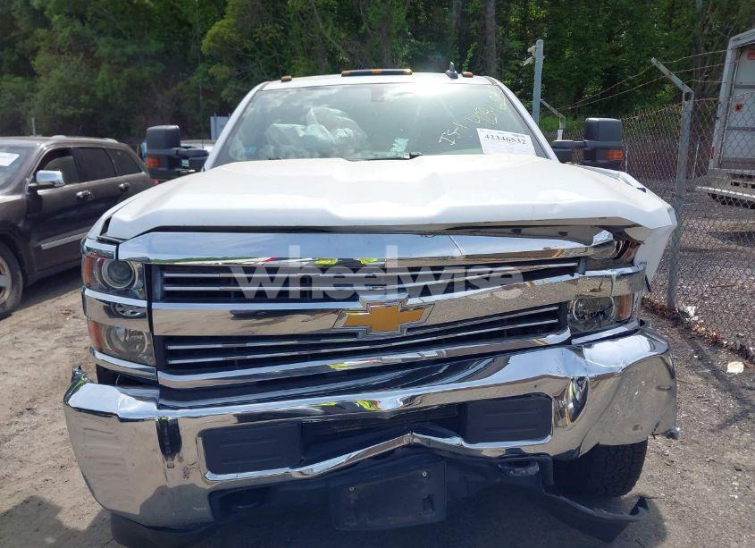 Photo 12 of 2017 Chevrolet Silverado 2500HD WT (VIN 1GC2KUEGXHZ346239)