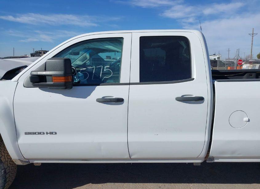 Photo 14 of 2018 Chevrolet Silverado 2500HD WT (VIN 1GC2KUEGXJZ227161)