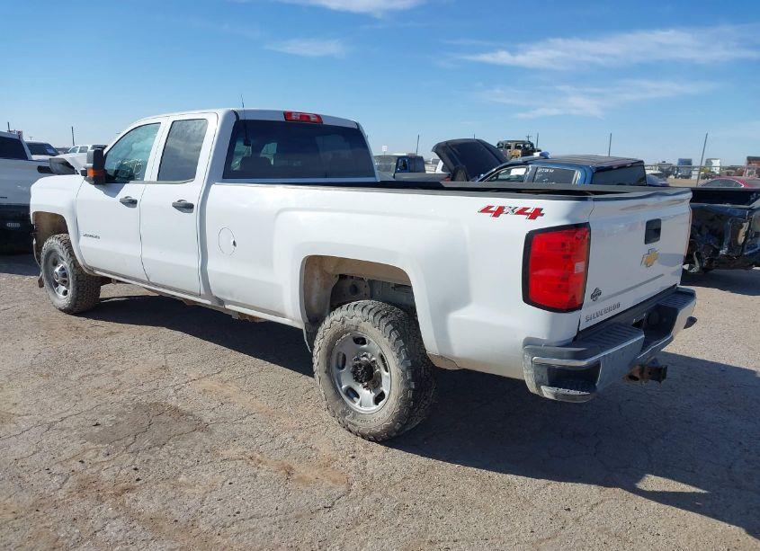Photo 3 of 2018 Chevrolet Silverado 2500HD WT (VIN 1GC2KUEGXJZ227161)