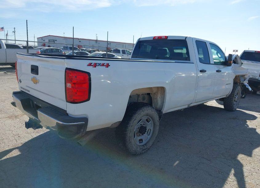 Photo 4 of 2018 Chevrolet Silverado 2500HD WT (VIN 1GC2KUEGXJZ227161)