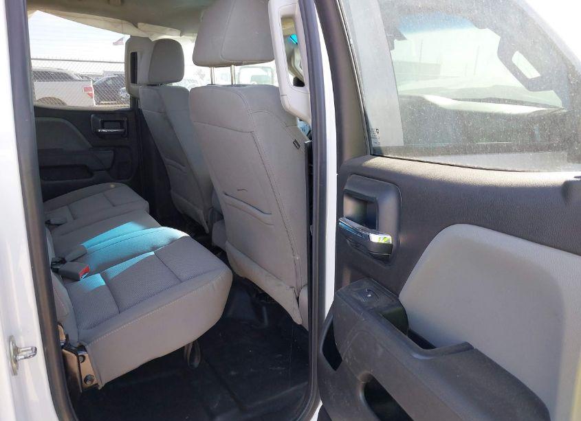 Photo 8 of 2018 Chevrolet Silverado 2500HD WT (VIN 1GC2KUEGXJZ227161)