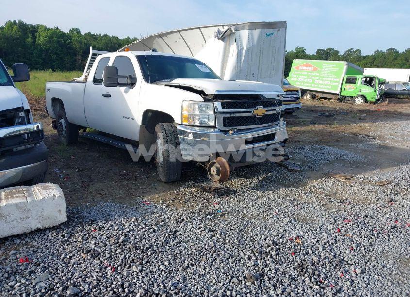 2013 Chevrolet Silverado 2500HD WORK TRUCK (VIN 1GC2KVCG2DZ385023) main photo