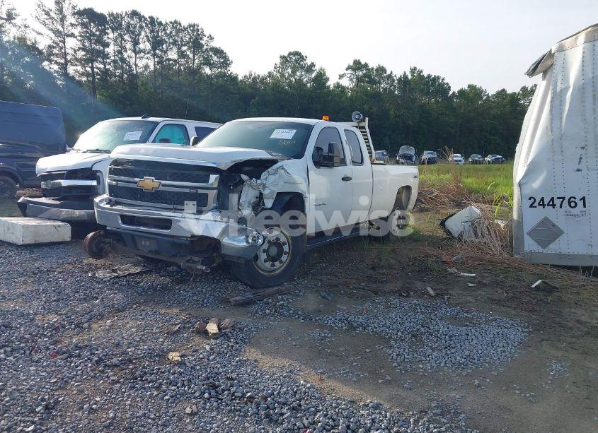Photo 2 of 2013 Chevrolet Silverado 2500HD WORK TRUCK (VIN 1GC2KVCG2DZ385023)