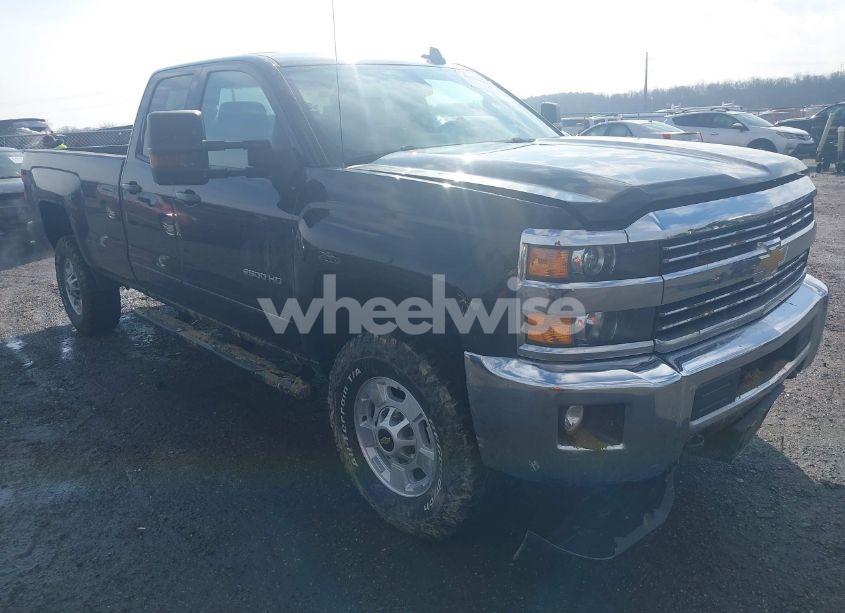 2017 Chevrolet Silverado 2500HD LT (VIN 1GC2KVEG1HZ169747) main photo