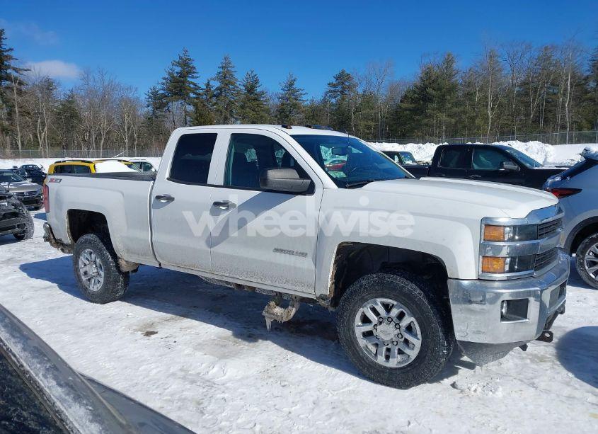 Photo 13 of 2015 Chevrolet Silverado 2500HD LT (VIN 1GC2KVEG3FZ116593)