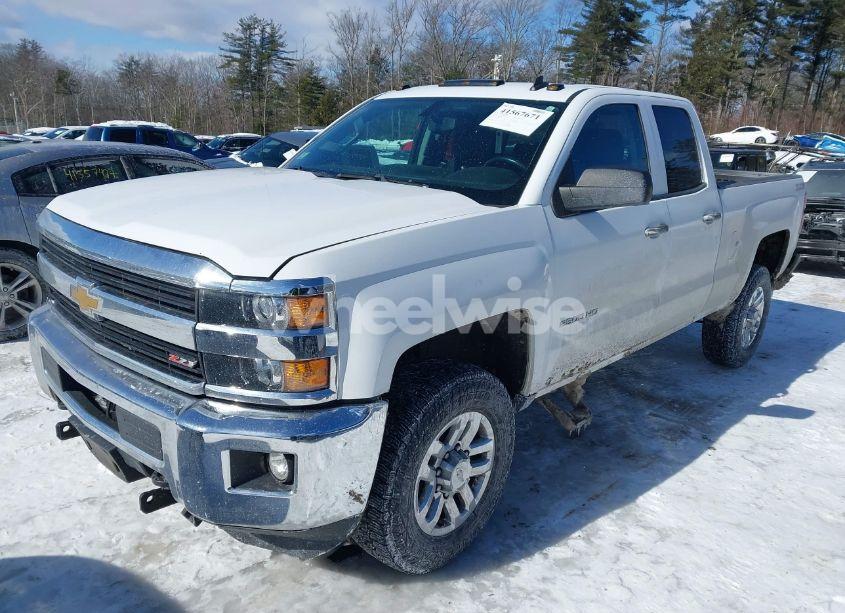 Photo 2 of 2015 Chevrolet Silverado 2500HD LT (VIN 1GC2KVEG3FZ116593)