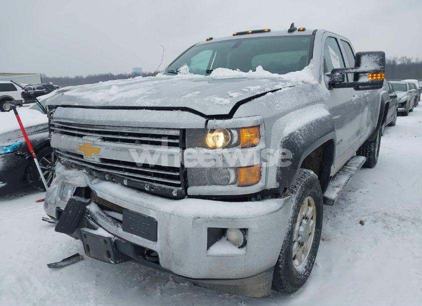 Photo 2 of 2015 Chevrolet Silverado 2500HD LT (VIN 1GC2KVEG4FZ555799)