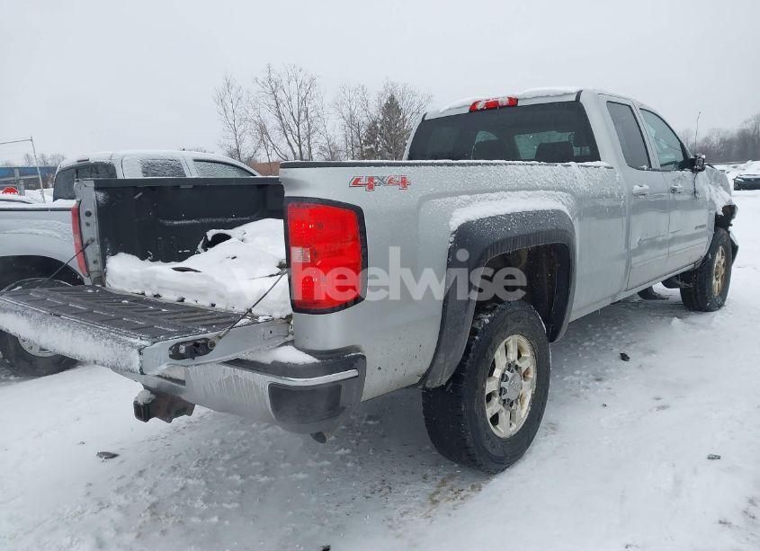 Photo 4 of 2015 Chevrolet Silverado 2500HD LT (VIN 1GC2KVEG4FZ555799)