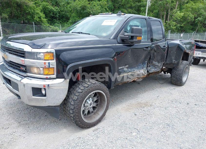 Photo 2 of 2015 Chevrolet Silverado 2500HD LT (VIN 1GC2KVEG6FZ509763)