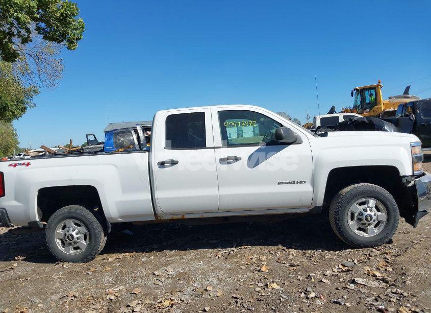 Photo 13 of 2015 Chevrolet Silverado 2500HD LT (VIN 1GC2KVEG7FZ105371)