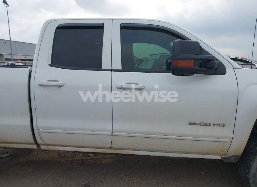 Photo 14 of 2015 Chevrolet Silverado 2500HD LT (VIN 1GC2KVEG8FZ544983)