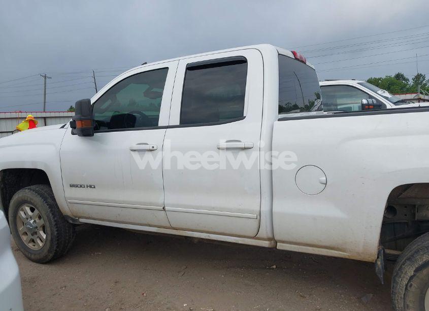 Photo 15 of 2015 Chevrolet Silverado 2500HD LT (VIN 1GC2KVEG8FZ544983)