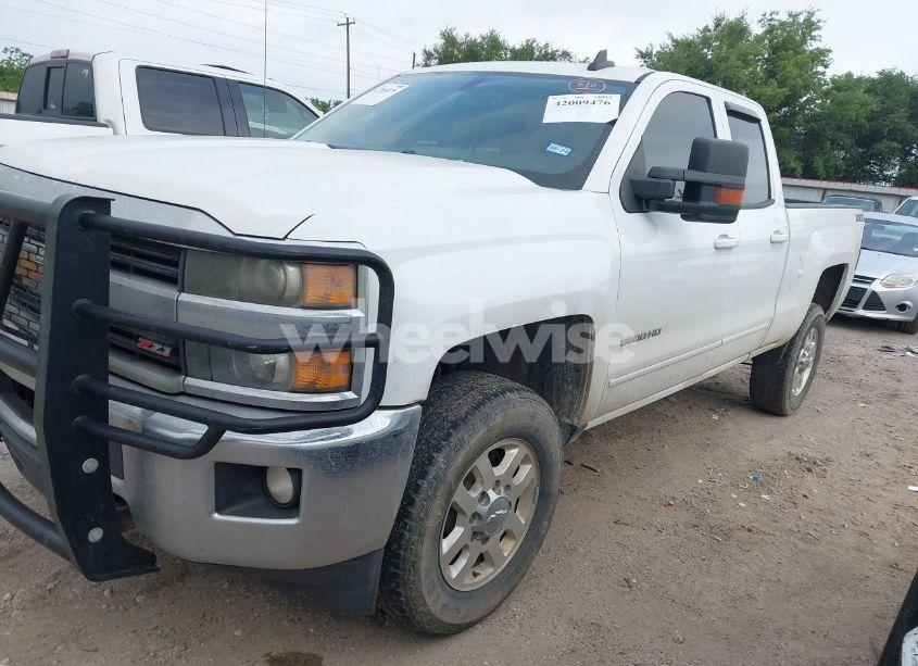 Photo 2 of 2015 Chevrolet Silverado 2500HD LT (VIN 1GC2KVEG8FZ544983)