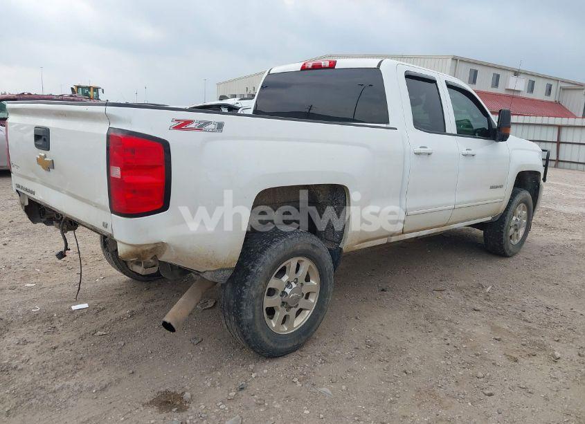 Photo 4 of 2015 Chevrolet Silverado 2500HD LT (VIN 1GC2KVEG8FZ544983)